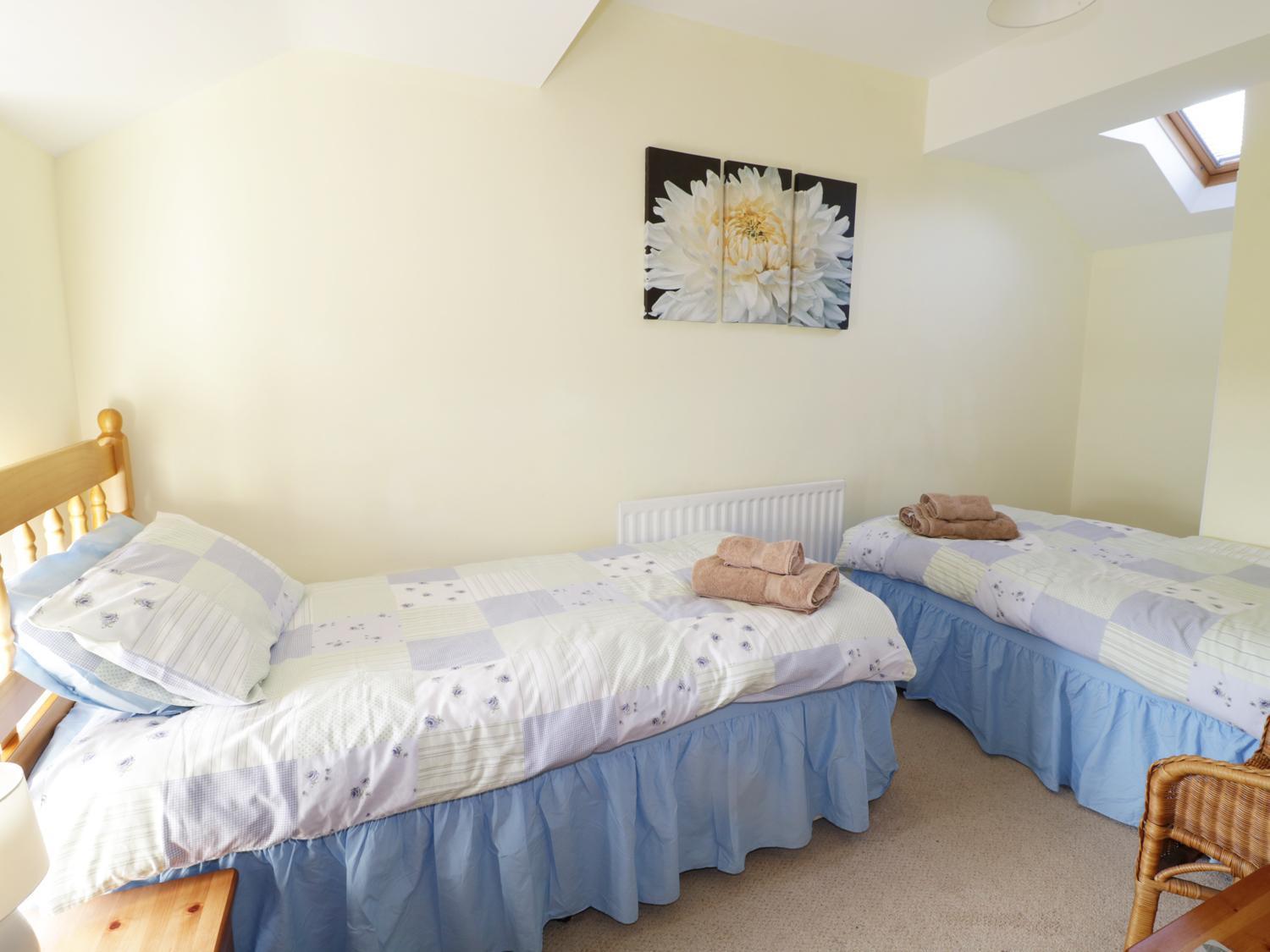 Snowdon View Villa Хоулихед Екстериор снимка