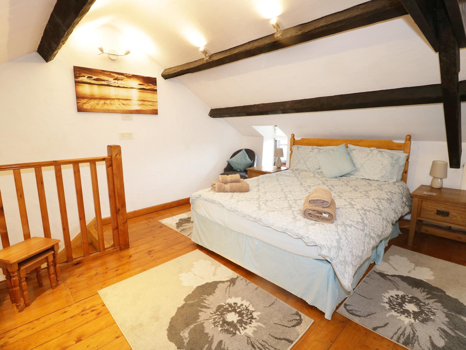 Snowdon View Villa Хоулихед Екстериор снимка