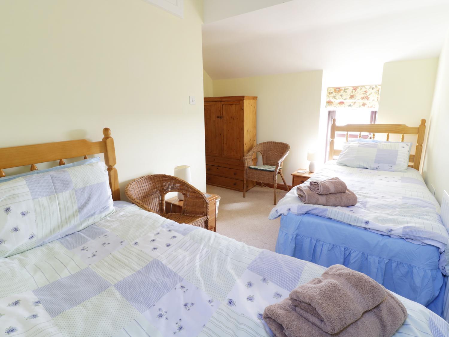 Snowdon View Villa Хоулихед Екстериор снимка