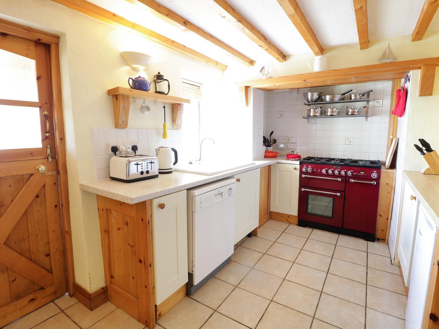 Snowdon View Villa Хоулихед Екстериор снимка