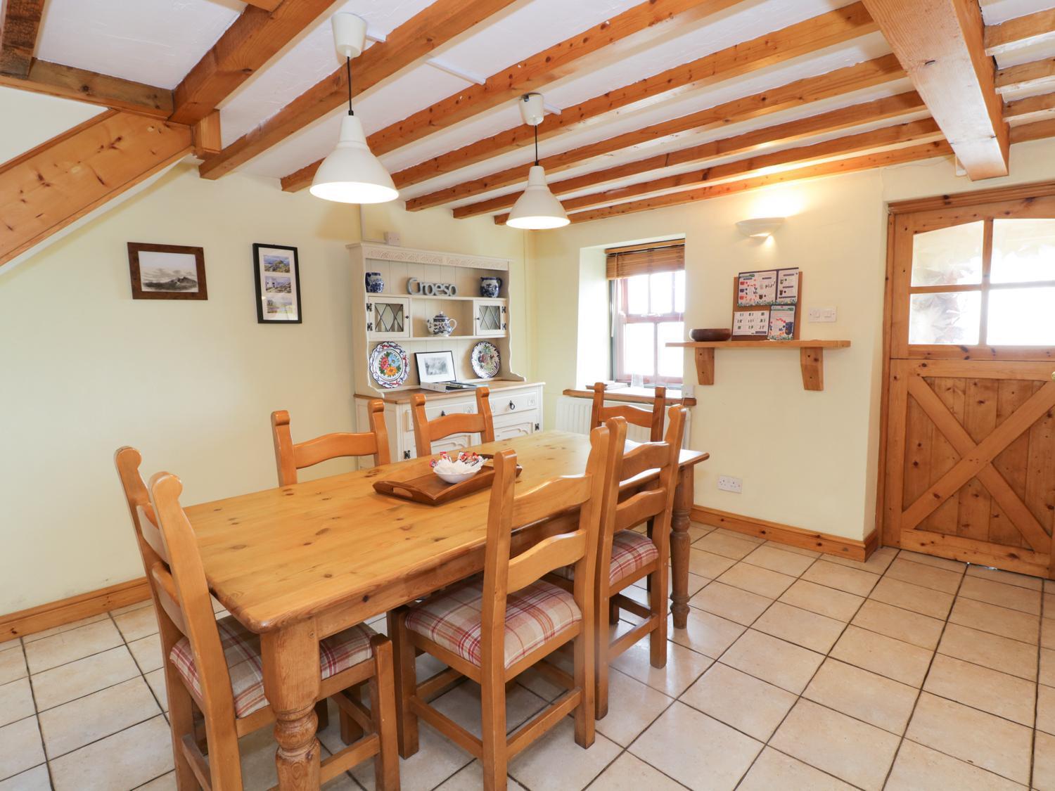 Snowdon View Villa Хоулихед Екстериор снимка