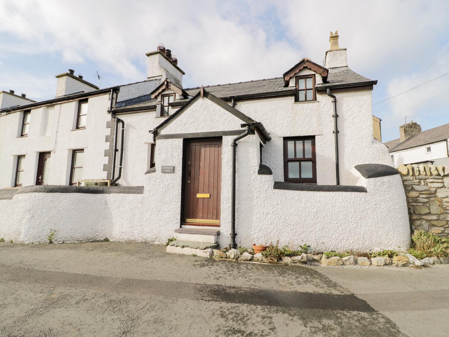 Snowdon View Villa Хоулихед Екстериор снимка